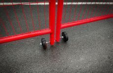 Bouwhek dubbele voertuig deur anti-climb rood | Wielen