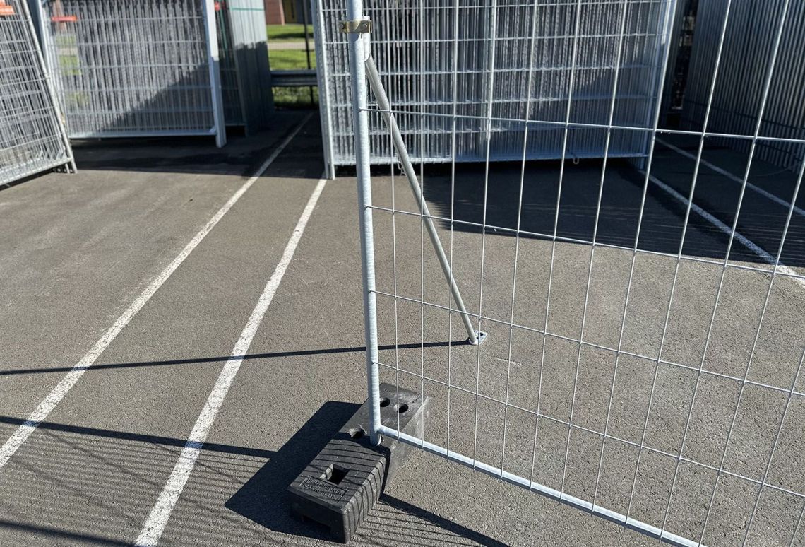 Bouwhekklem schoor met schoren