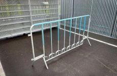 Dranghek fietsenrek met beschermranden