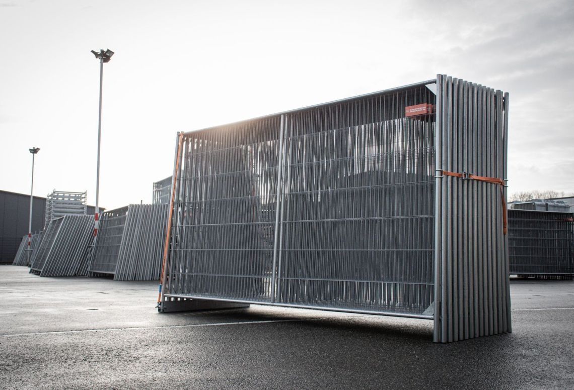 Bunkerset - Opbergsysteem met bouwhekken erin